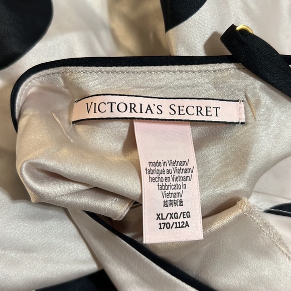 Victoria’s Secret satin polka dot camisole / pajama top - Picture 3 of 6